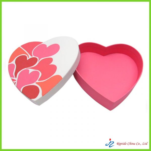 Heart shaped cosmetic box