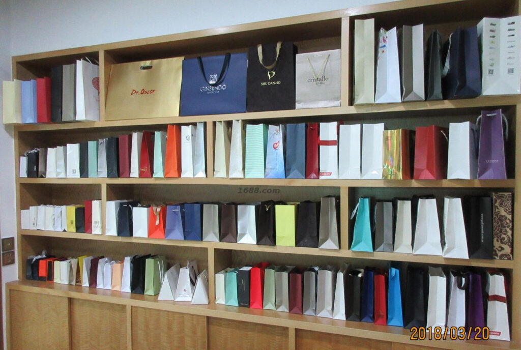 Advantages Of Paper Handbags Nice Gift Box