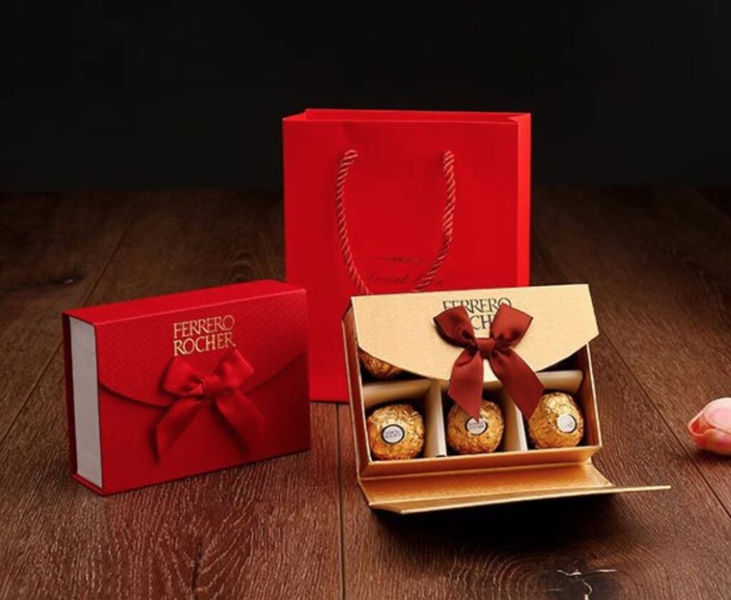 How are blue cheese gift boxes designed and manufactured?